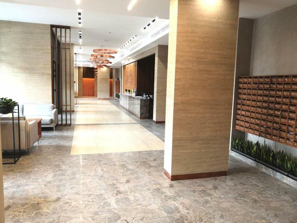 Красивая Квартира В Парке Kiew Exterior foto