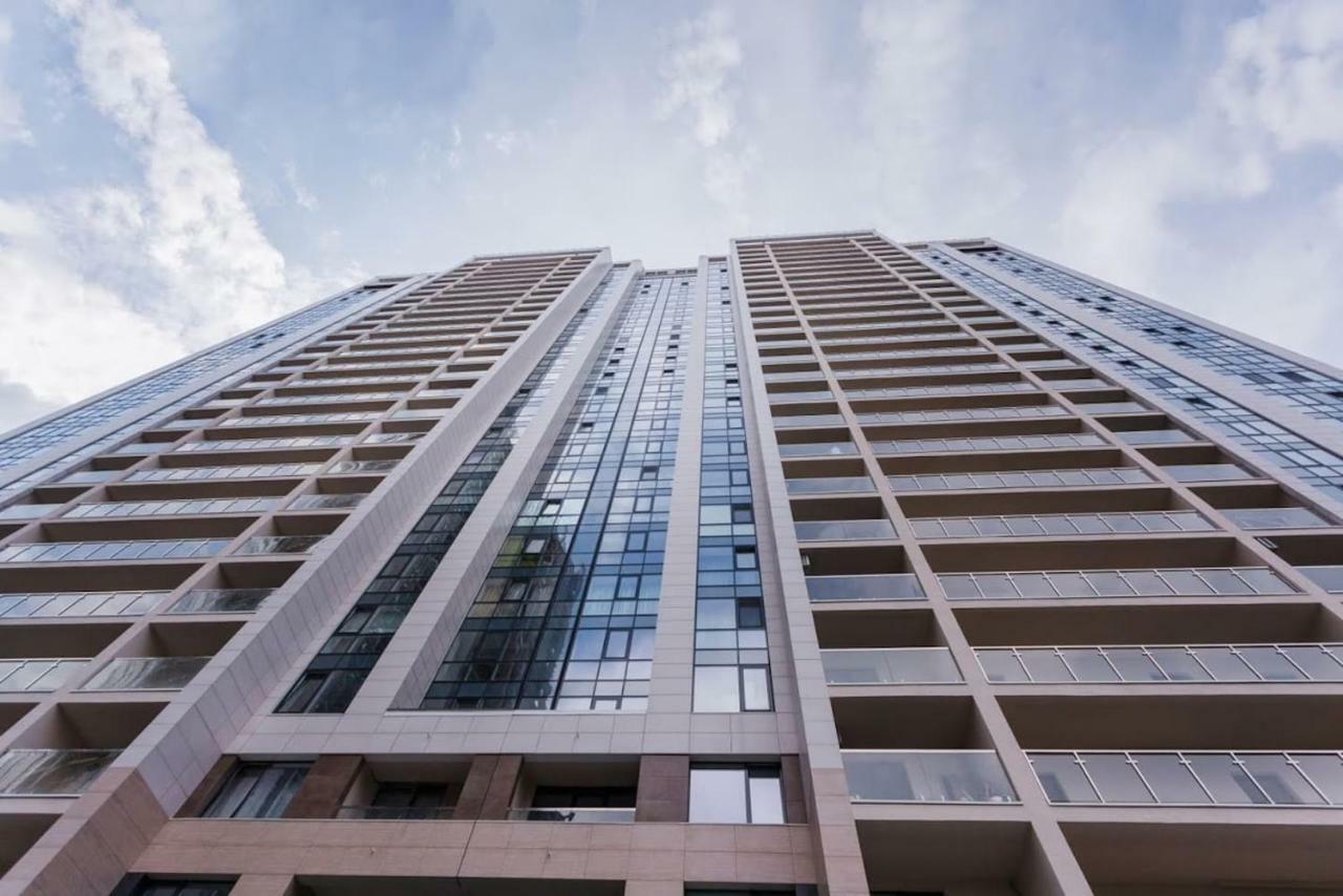 Красивая Квартира В Парке Kiew Exterior foto