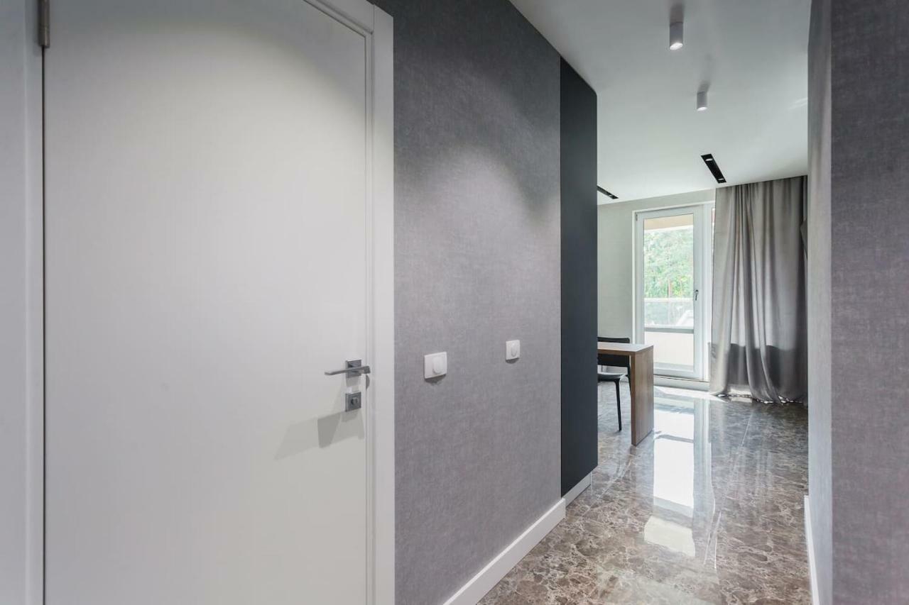Красивая Квартира В Парке Kiew Exterior foto