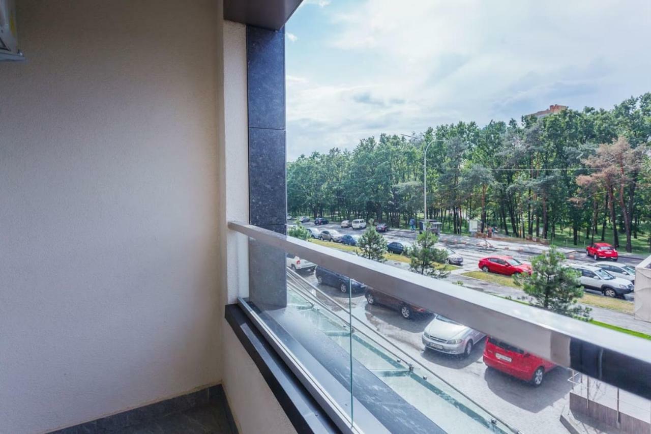 Красивая Квартира В Парке Kiew Exterior foto