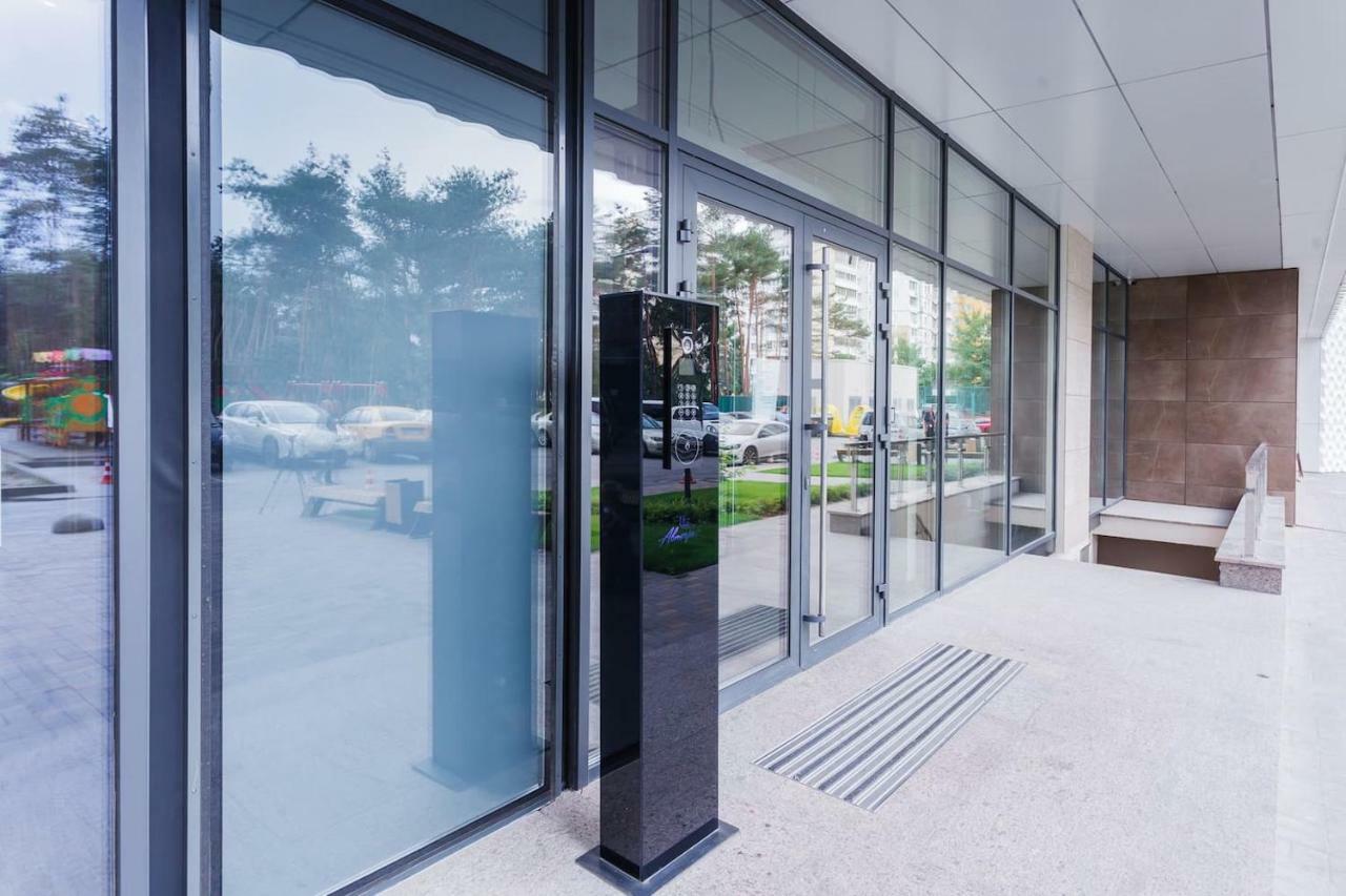 Красивая Квартира В Парке Kiew Exterior foto